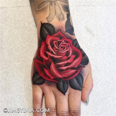 imagenes de rosas en la mano